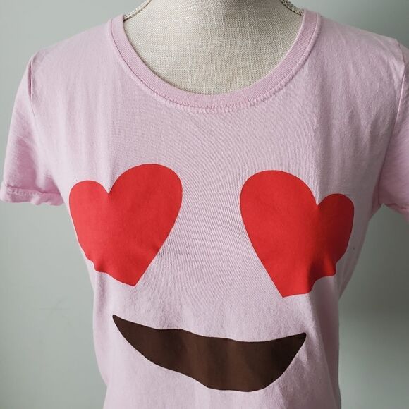 FRUIT OF THE LOOM  WOMEN'S VALENTINES DAY OR EMOJI TEE SHIRT SIZE MEDIUM - Picture 2 of 5